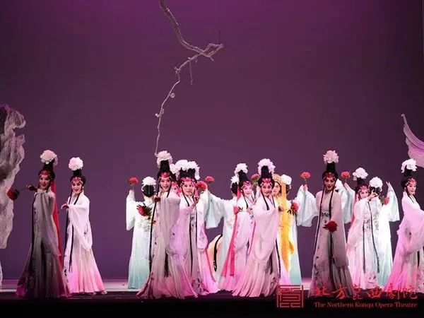 昆区《牡丹亭》  图片来源：北方昆曲剧院