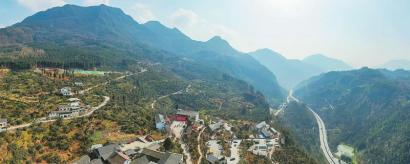 俯瞰绵阳市北川羌族自治县曲山镇石椅村。四川日报全媒体记者何海洋摄