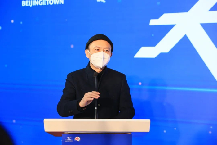 △国际知名艺术家、中央美院教授、博士生导师费俊致辞。