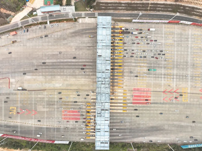 ▲俯瞰南宁东收费站全景。南国早报记者 邹财麟摄