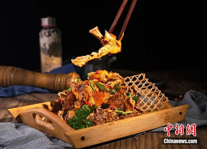 中新社发 穆林 摄