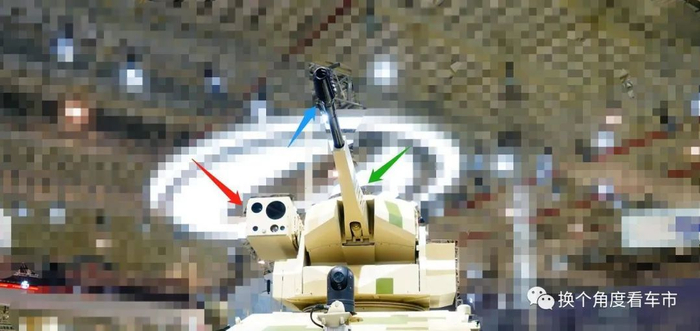 上图为超级轮式无人战车载具端前部特写。