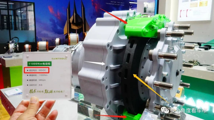 上图为采用水冷散热的“3合1”轮毂电驱动系统技术状态特写。