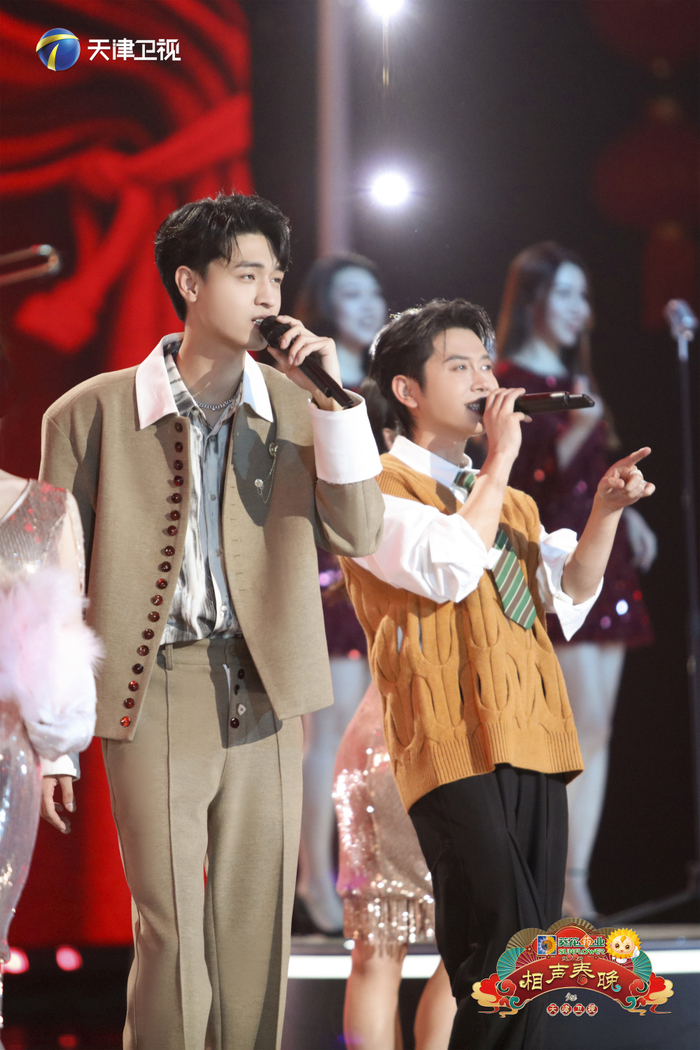 秦霄贤、孟鹤堂 串烧《流金岁月》