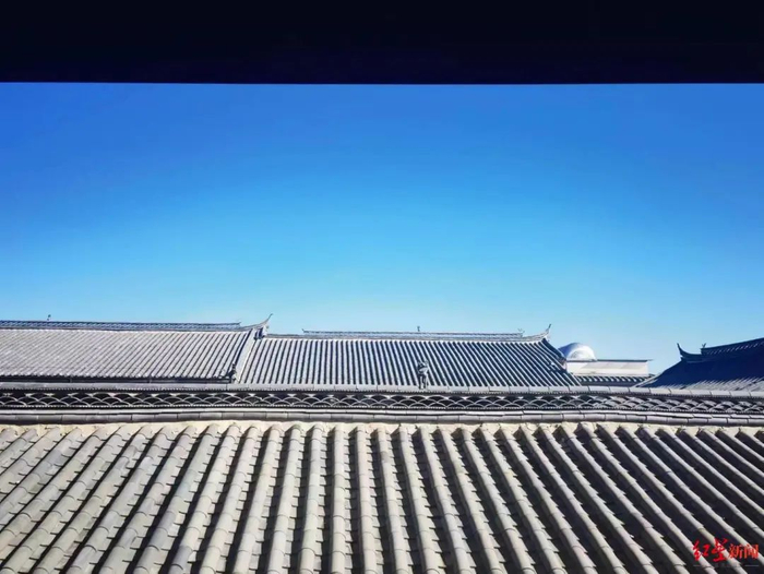 ▲李洁成功入住，并在民宿阳台拍下照片