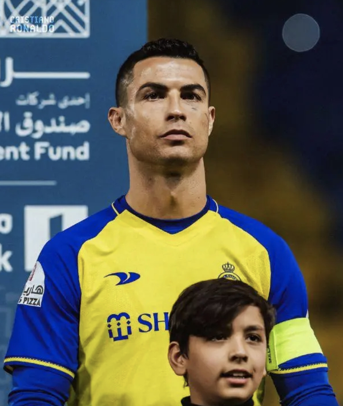 C罗完成了首秀，虽然没有进球但心情不错。