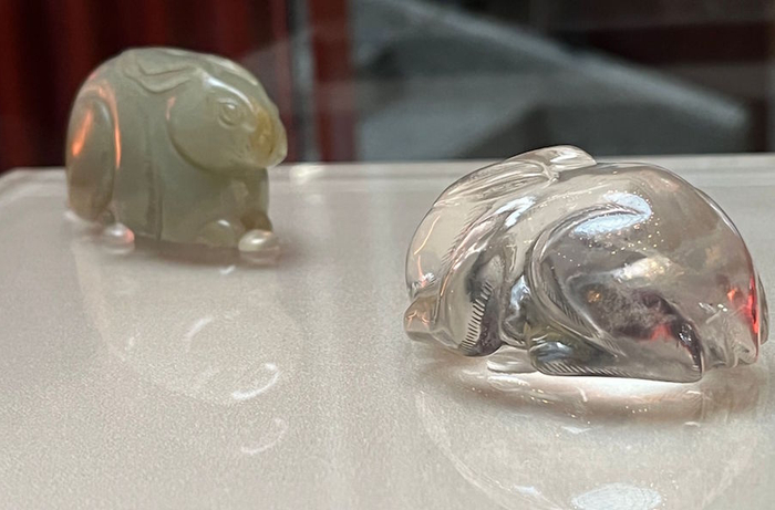 南宋青玉兔镇和元代水晶兔