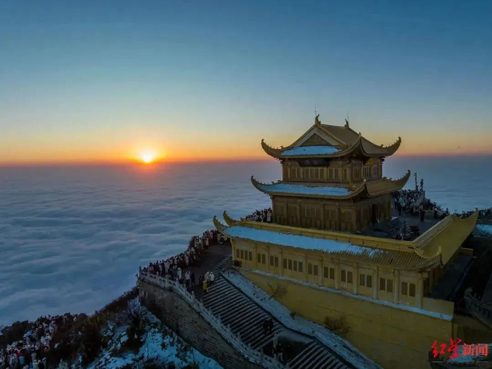 峨眉山金顶 资料图