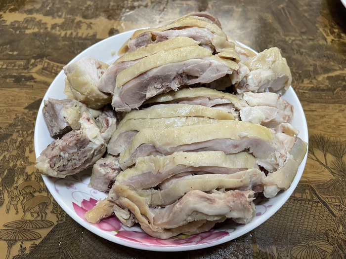 河南开封有名的桶子鸡。  新京报记者 秦胜南 摄