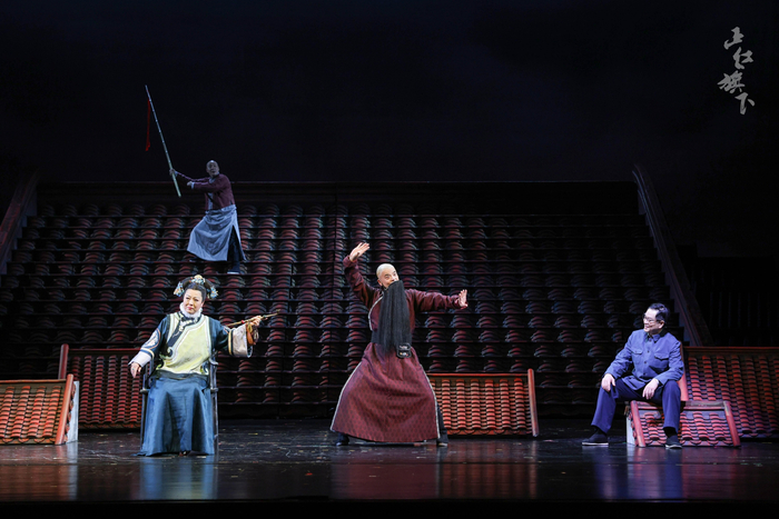 濮存昕在《正红旗下》中饰演“老舍”。  李春光 摄