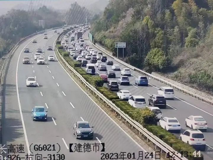 △1月24日起，杭州部分高速路段已出现返程大流量。