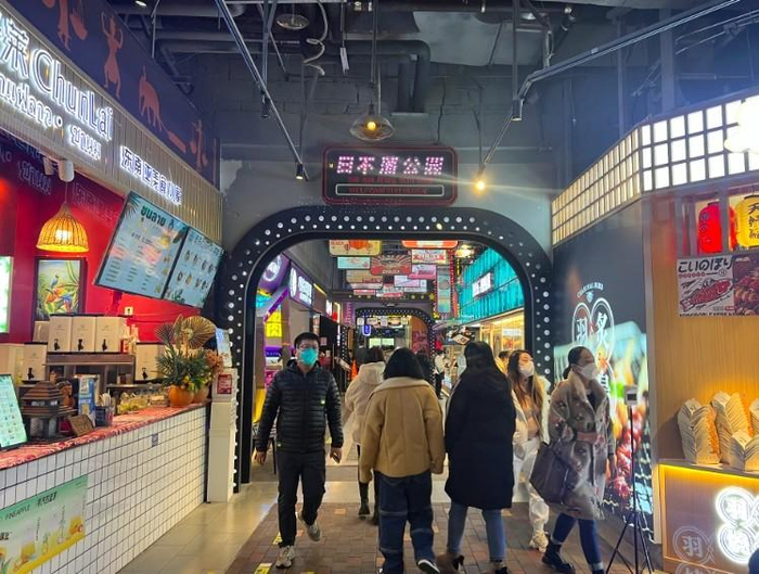在朝阳合生汇，二十一街区是各类美食的集纳地。新京报记者 张洁 摄