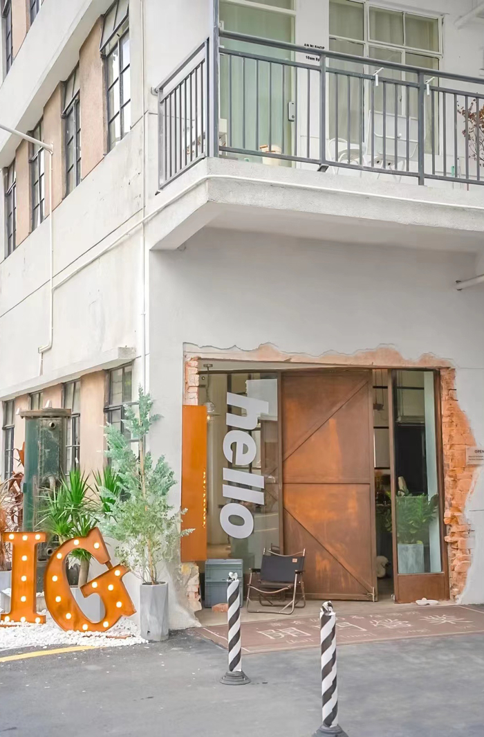 图/背着相机去行走