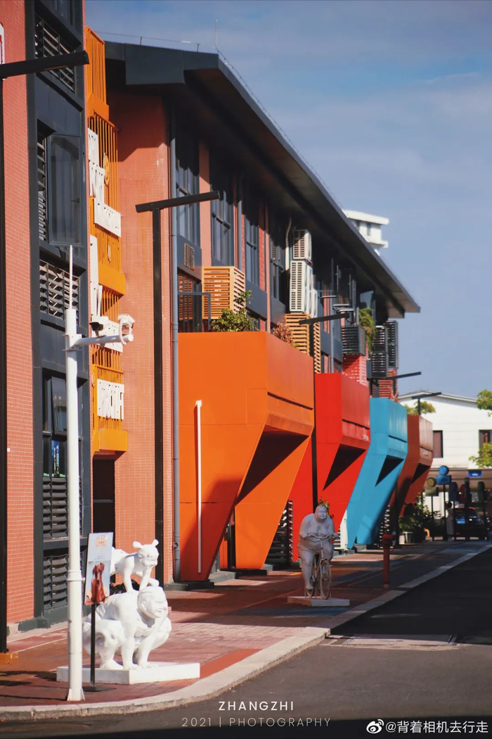 图/背着相机去行走