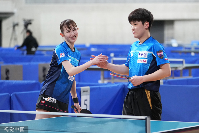 早田希娜和张本智和搭档混双。