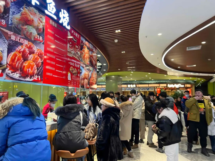 商场里也是火热景象