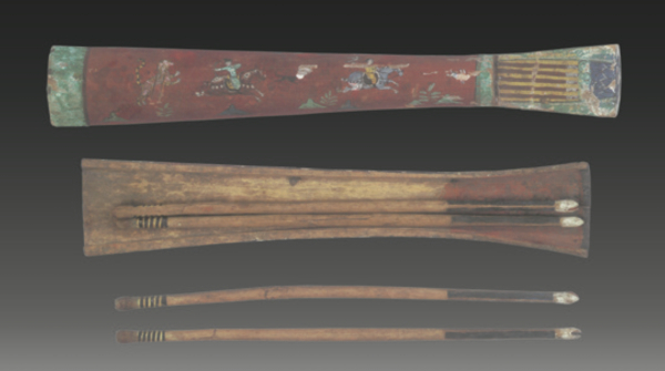 图6：彩绘木箭箙，唐代，新疆吐鲁番阿斯塔纳墓地188号墓出土，新疆维吾尔自治区博物馆藏