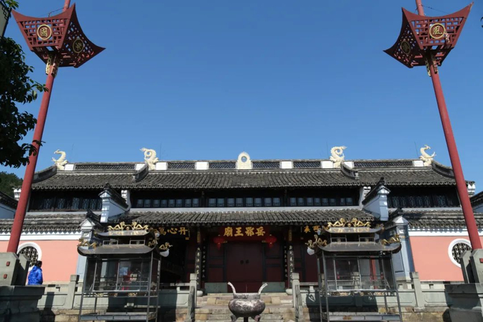 现在的岳鄂王庙