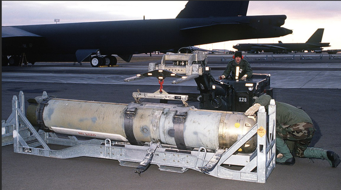 美国研制的MK-67自航式水雷，是一种智能鱼雷。