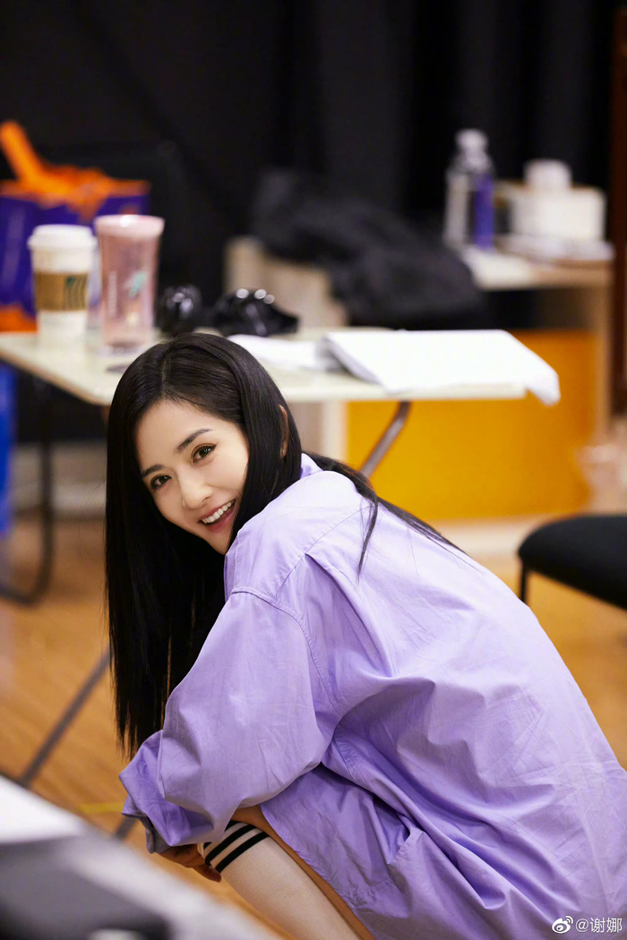 谢娜发博为跳跳俏俏庆生,两位宝贝已经五岁啦!时间过得好快啊!