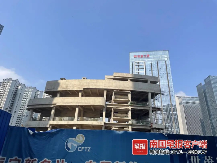 ▲小区的3、4号楼目前处于停工状态。