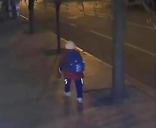 郑春梅失踪时衣着