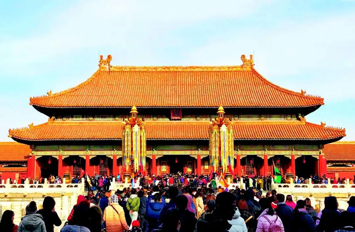 乾清宫前的万寿灯，故宫博物院复原（作者摄于2019年）