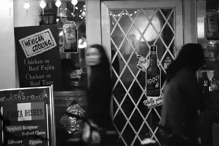 1999年，三里屯酒吧外景。 北晚新视觉 图