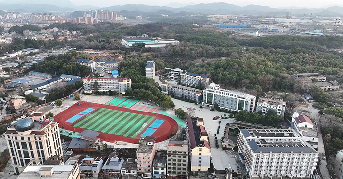 2022年1月28日，江西上饶铅山县，胡鑫宇生前就读学校致远中学全貌。视觉中国 图