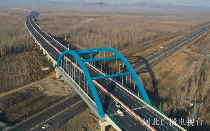 遵秦高速公路迁安段滦河特大桥（樊连贵 摄）
