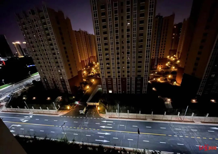 夜色中的别样幸福城