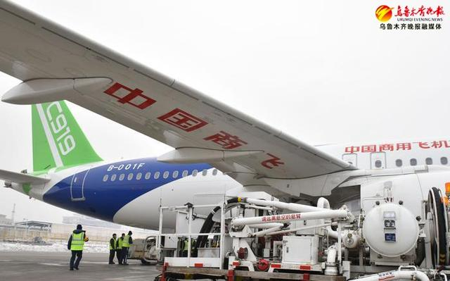 中国商飞国产C919（B001F）航班。通讯员党煜摄