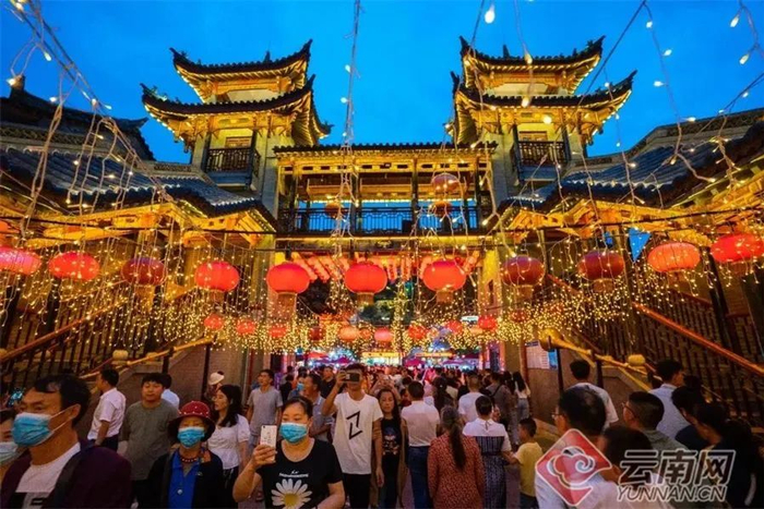 欢欢喜喜闹元宵