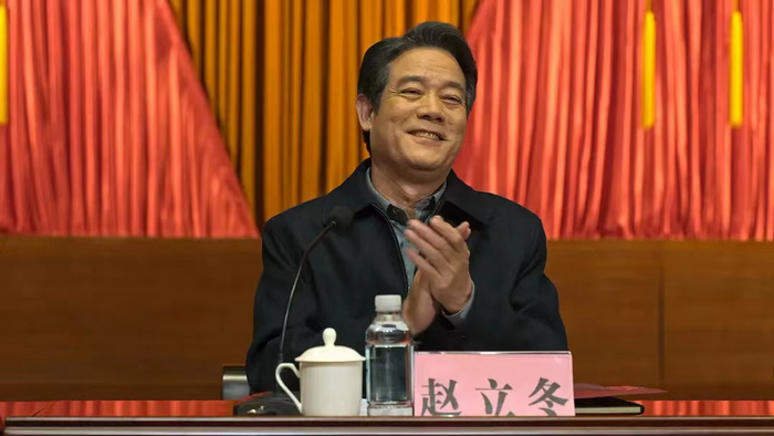 鲍大志饰演贪官赵立冬