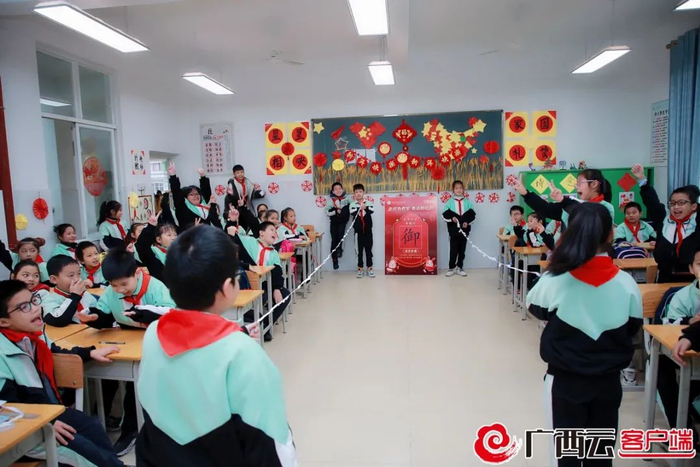 南宁市翠湖路小学学子参加“礼、数、御、射、乐、书”快乐新春嘉年华活动。南宁市翠湖路小学供图