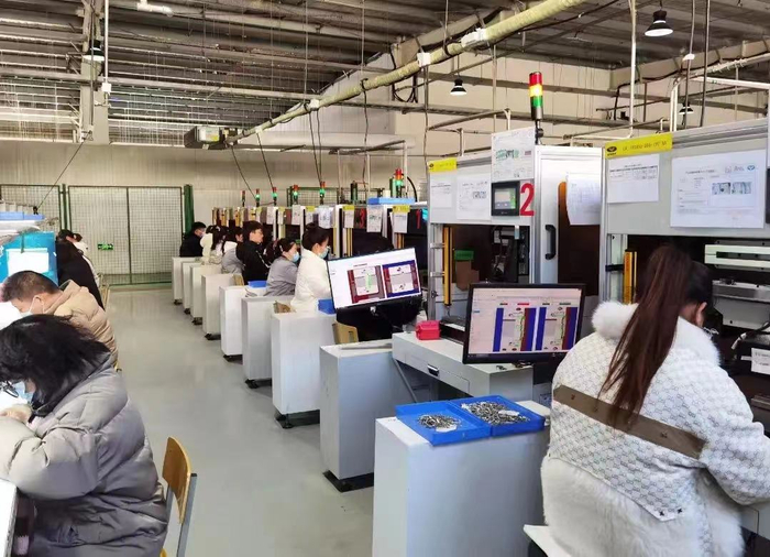 宝山企业全力以“复”。图片来源：微信公众号“上海宝山”