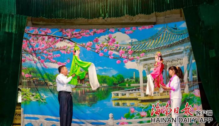 临高人偶戏。海南日报记者 陈元才 摄