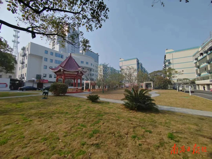 西湖区空港花苑小区内景