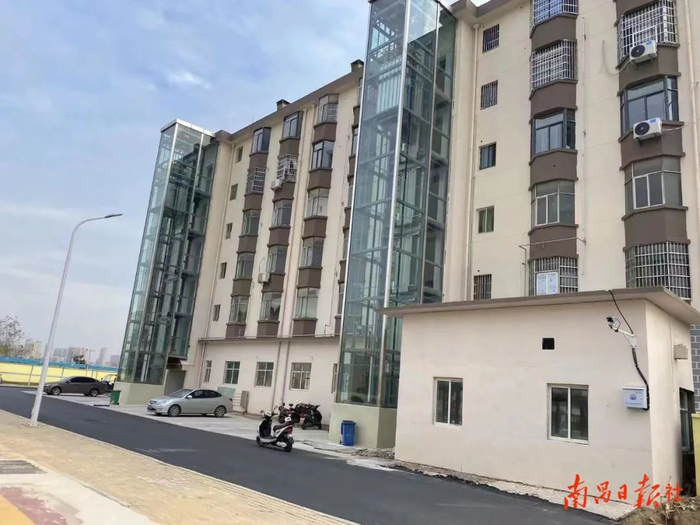 南昌县安居小区加装电梯