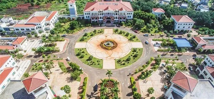 澄迈福山咖啡文化风情小镇。李幸璜 摄