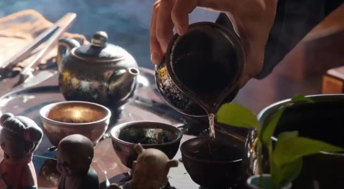 喝工夫茶。《狂飙》截图