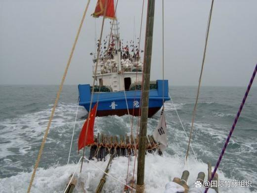       △ “东亚地中海号”竹筏     