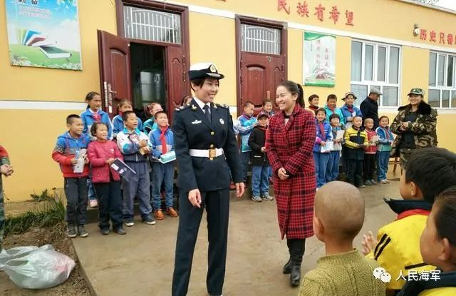 ▲2018年毕丽格休假回母校与师生们交流