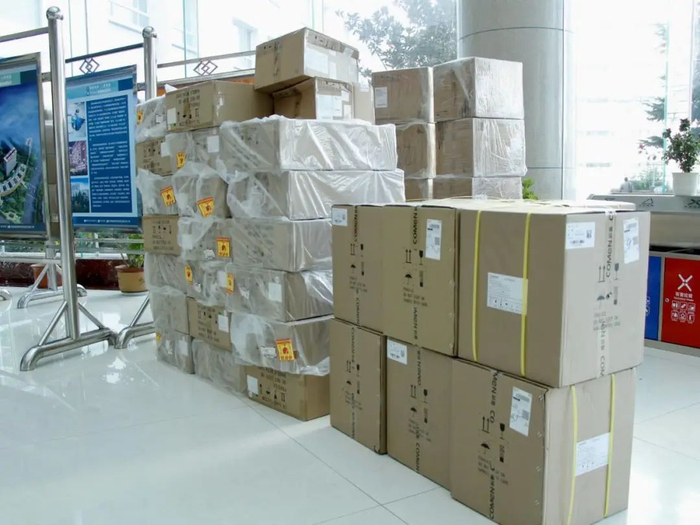 1月5日、6日、9日，上海市普陀区、松江区、闵行区分别向昭通捐赠抗疫物资。昭通日报记者 张广玉 钱江 马纯 摄