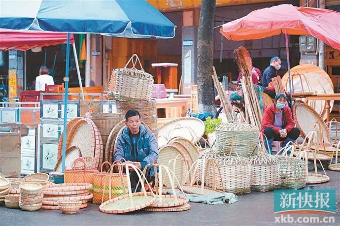 ■花都两龙墟的竹制品很畅销。