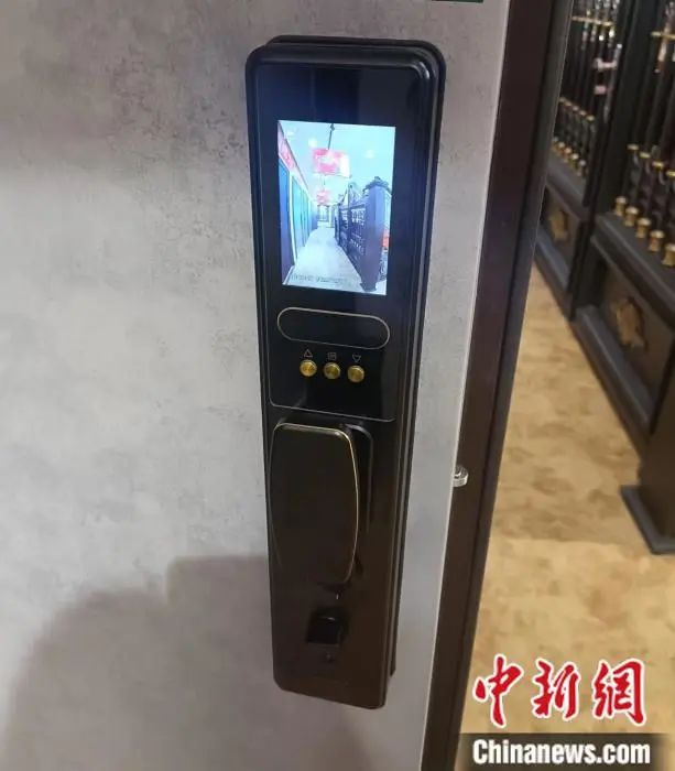 某款可视智能锁。左雨晴 摄