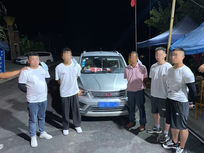 移民管理警察在德宏边境查获拟偷渡出境的违法嫌疑人