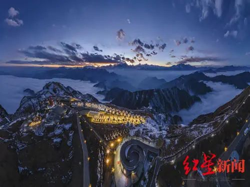 牛背山 图据荥经县政府网