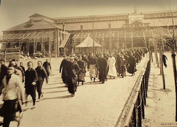 商务印书馆下工场景