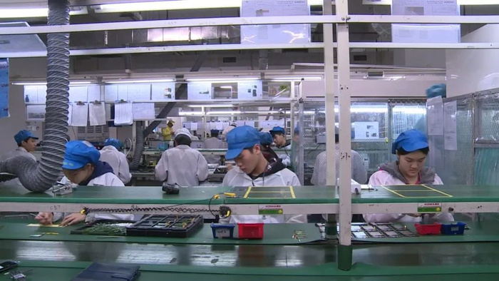 《工厂青年》纪录片截图